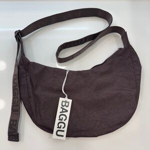 BAGGU Chocolate Plum Medium Nylon Crescent NWT